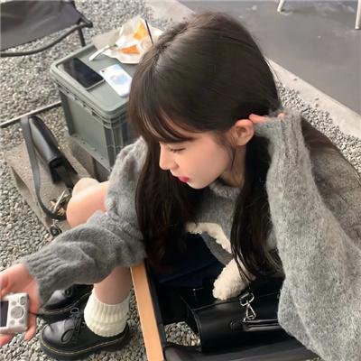 碧比和缇那封面